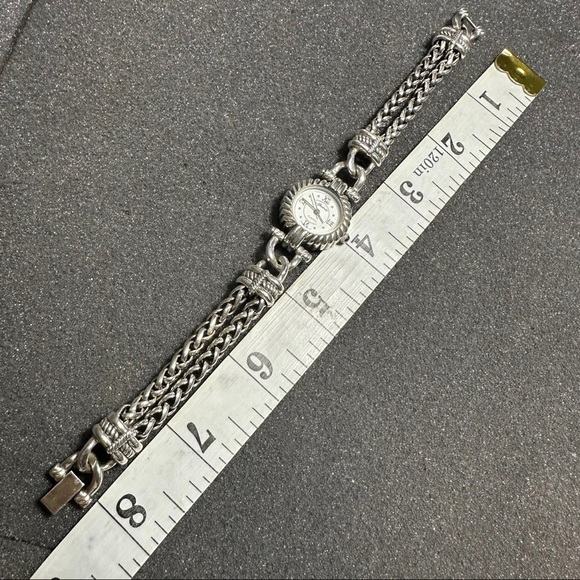 Spirit Quartz Ladies Watch Silver Tone Japan Movement Working New Battery - Picture 6 of 7